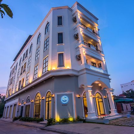 Sky Palace Boutique Hotel พระตะบอง ภายนอก รูปภาพ