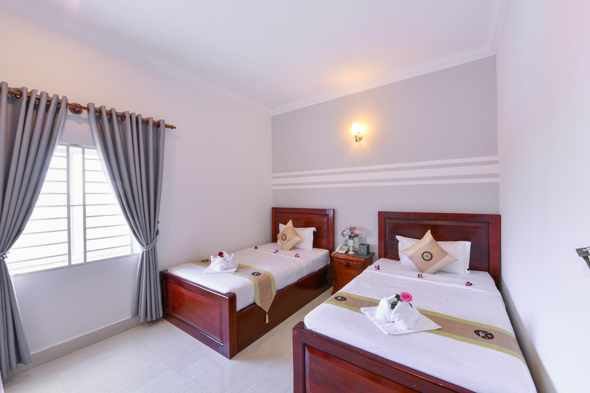 Sky Palace Boutique Hotel พระตะบอง ภายนอก รูปภาพ