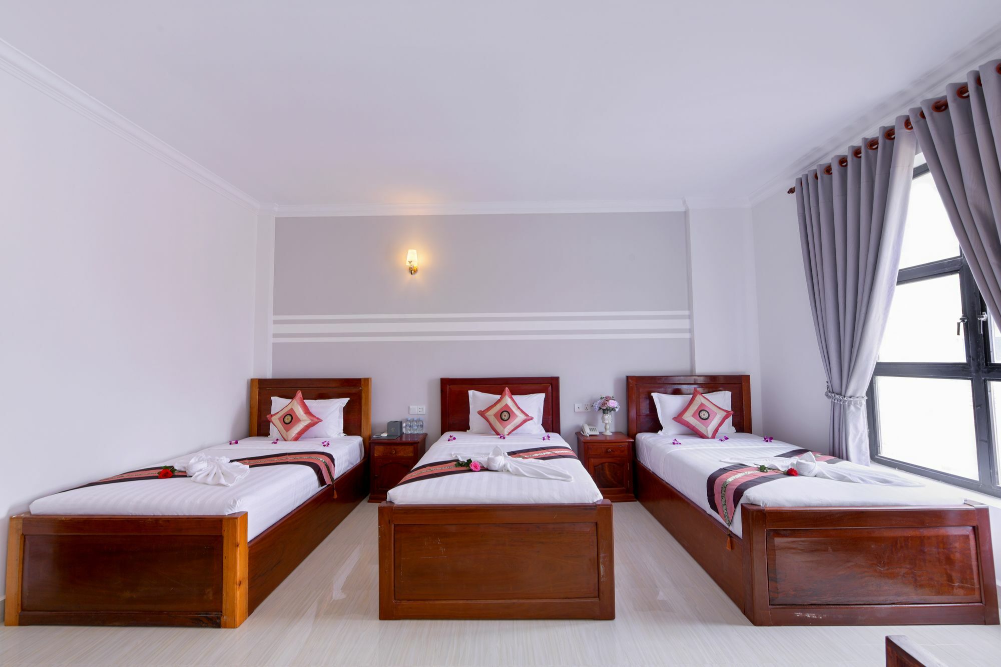 Sky Palace Boutique Hotel พระตะบอง ภายนอก รูปภาพ