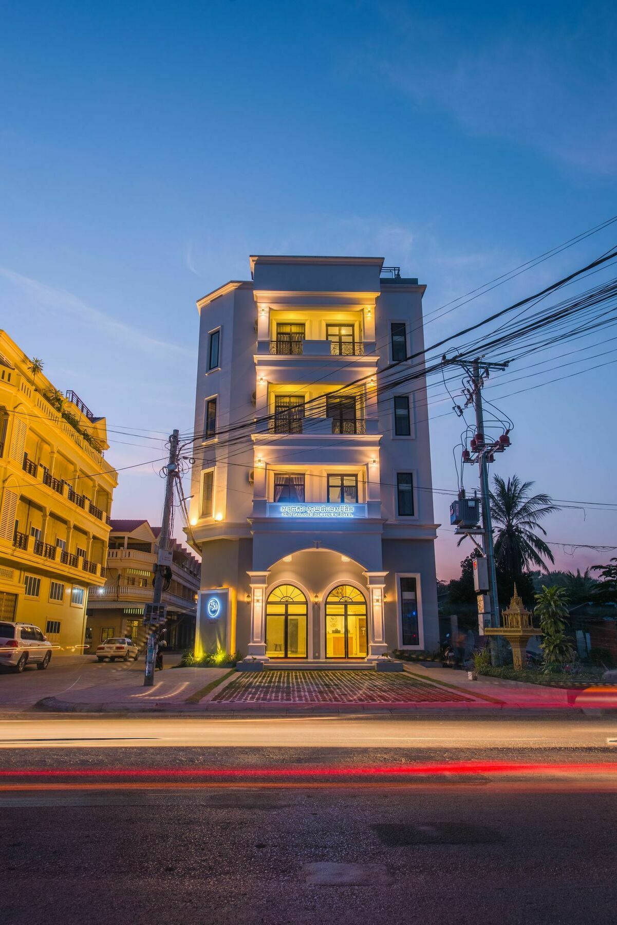 Sky Palace Boutique Hotel พระตะบอง ภายนอก รูปภาพ