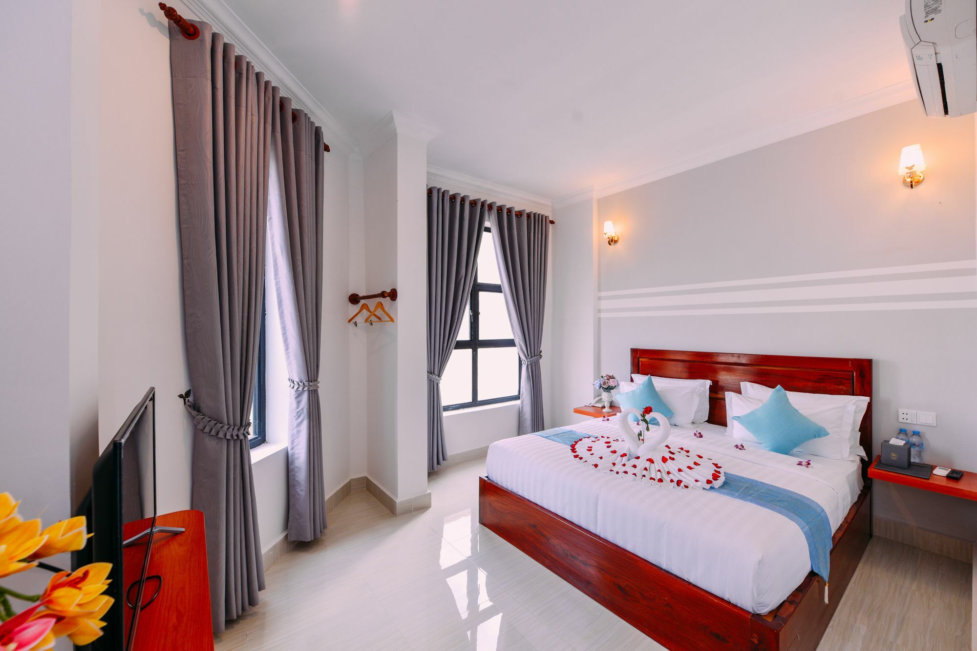 Sky Palace Boutique Hotel พระตะบอง ภายนอก รูปภาพ