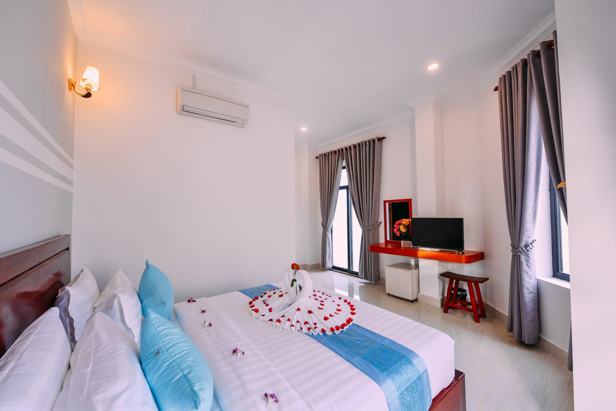 Sky Palace Boutique Hotel พระตะบอง ภายนอก รูปภาพ