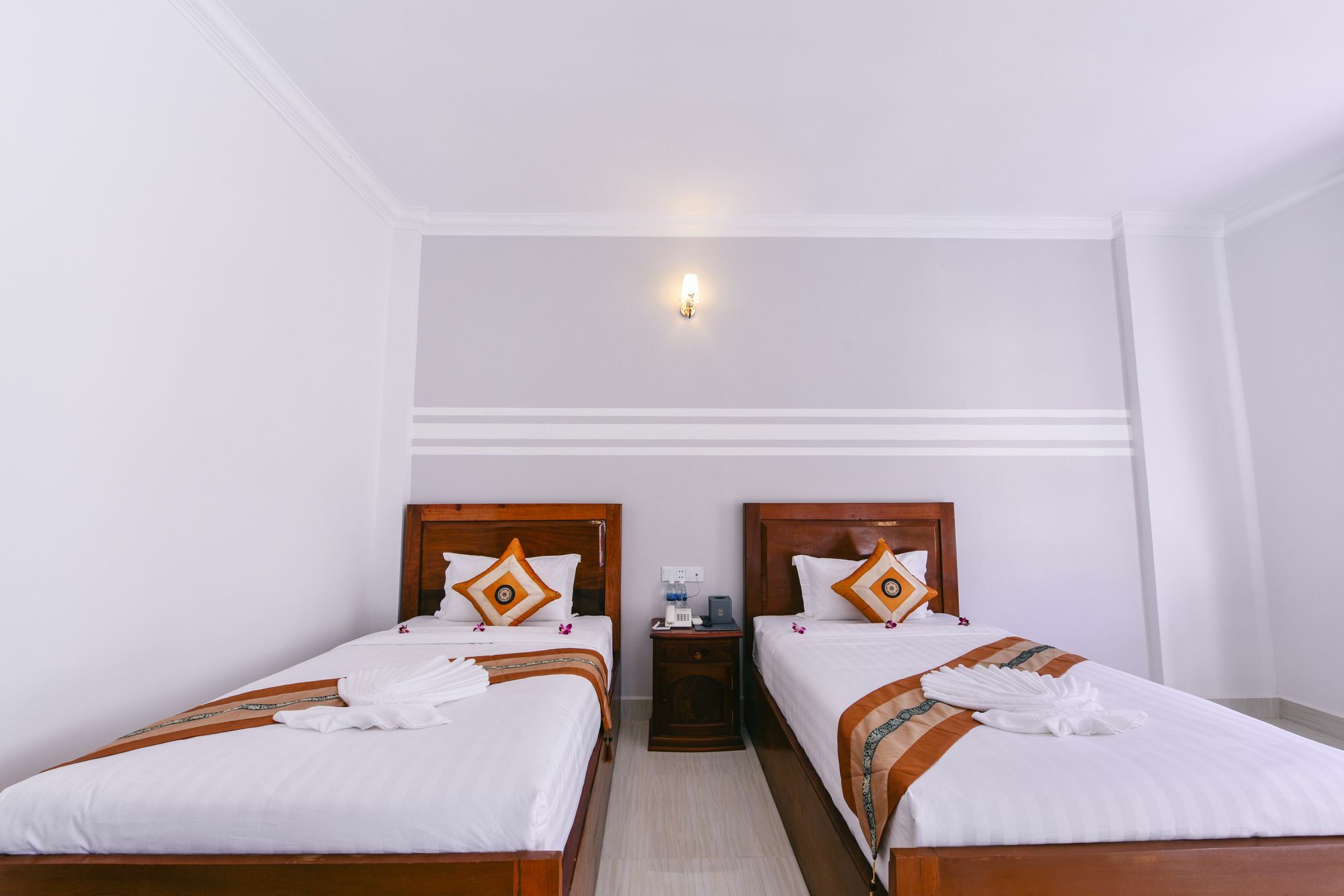 Sky Palace Boutique Hotel พระตะบอง ภายนอก รูปภาพ